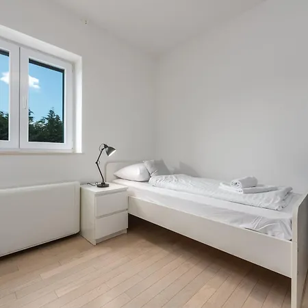 Field Hill With Swimming Pool And Tennis Court Βίλα Poljica-Brig