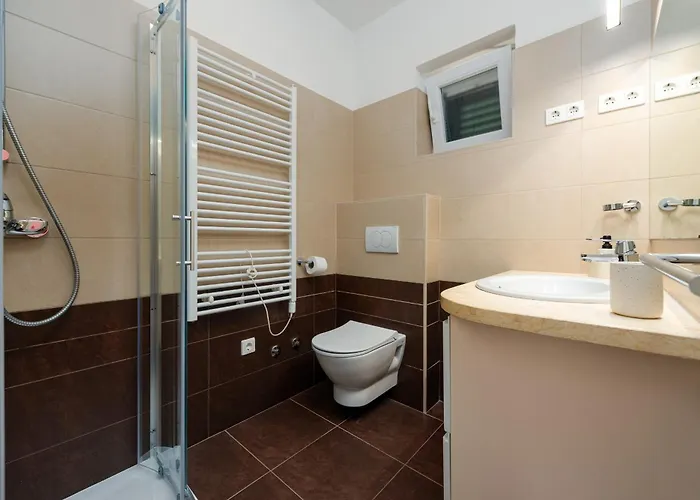 Field Hill With Swimming Pool And Tennis Court Villa Poljica-Brig