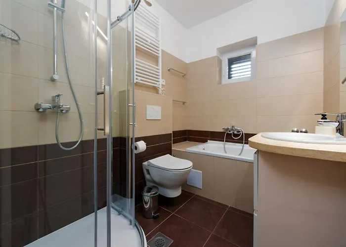 Field Hill With Swimming Pool And Tennis Court Villa *