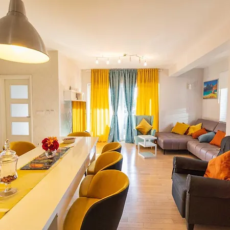 Field Hill With Swimming Pool And Tennis Court Villa *