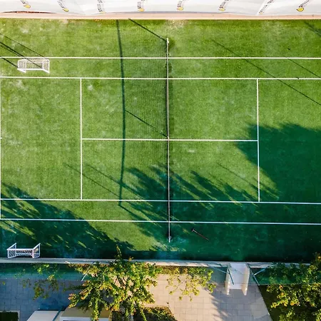 Field Hill With Swimming Pool And Tennis Court