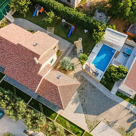 Field Hill With Swimming Pool And Tennis Court * Poljica (Zadar)