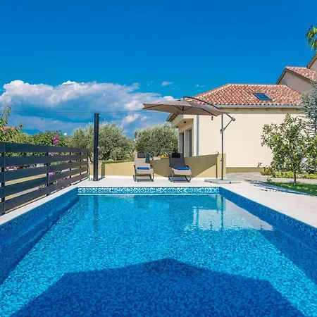 Field Hill With Swimming Pool And Tennis Court