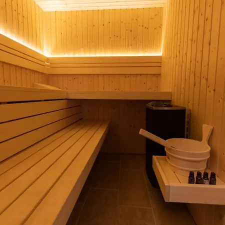 Field Hill With Swimming Pool And Tennis Court Villa *