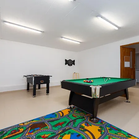 Field Hill With Swimming Pool And Tennis Court Villa Poljica (Zadar)