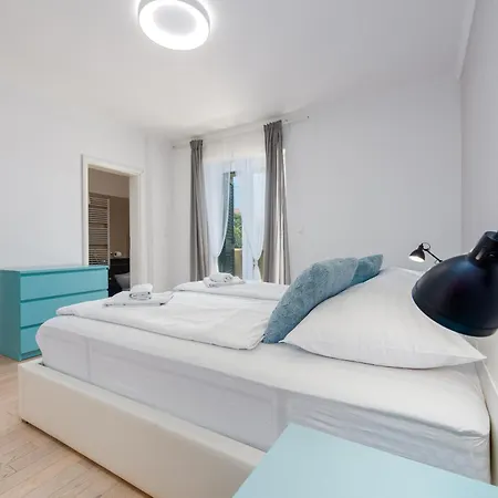 Villa Field Hill With Swimming Pool And Tennis Court Poljica (Zadar)