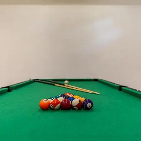 Field Hill With Swimming Pool And Tennis Court *