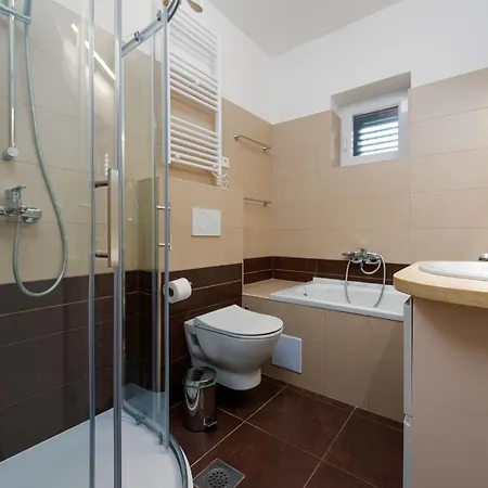 Field Hill With Swimming Pool And Tennis Court Villa *