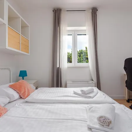 Field Hill With Swimming Pool And Tennis Court * Poljica-Brig